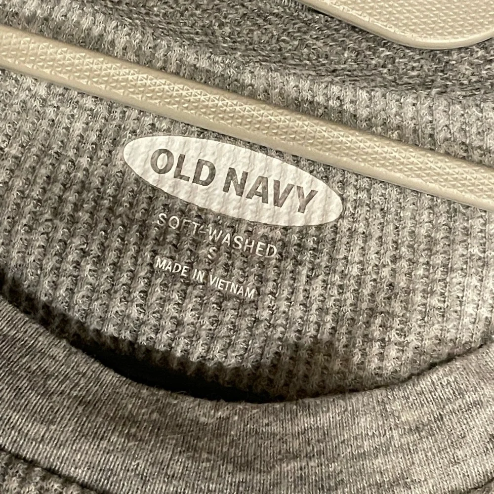 Old Navy Waffle Knit Men’s Sweater - Heather Grey - Picture 2 of 3